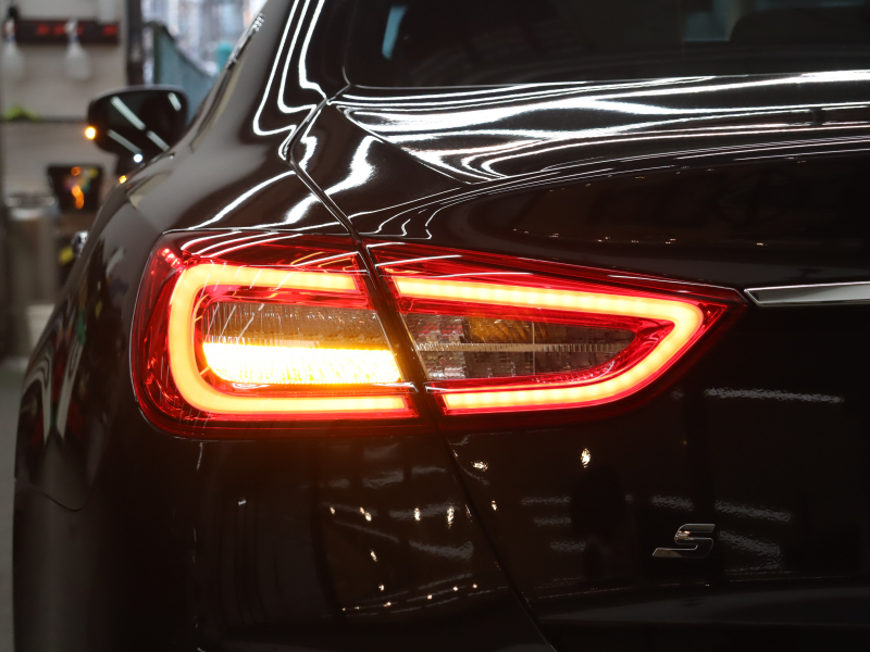 マセラティ クアトロポルテ S ｸﾞﾗﾝｽﾎﾟｰﾂ　後期 赤革 ﾍﾞﾝﾁﾚｰﾀｰ ﾋｰﾀｰ ｻﾝﾙｰﾌ ﾅﾋﾞTV 360ｶﾒﾗ Bowers&Wilkineｻｳﾝﾄﾞ ACC ﾄﾗｲﾃﾞﾝﾄｽﾃｯﾁ 自動Rｹﾞｰﾄ&ﾊﾝｽﾞﾌﾘｰA ｽｶｲﾌｯｸｻｽﾍﾟﾝｼｮﾝ ｶｰﾎﾞﾝｲﾝﾃﾘｱﾄﾘﾑ ﾚｯﾄﾞｷｬﾘﾊﾟｰ 純正21ｲﾝﾁAW(ｱﾄﾗﾝﾃ) 　2年保証付