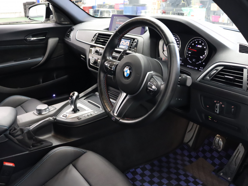 BMW Mシリーズ M2 ｺﾝﾍﾟﾃｨｼｮﾝ　後期LCI ｺﾝﾌｫｰﾄA ｲﾝﾃﾘｼﾞｪﾝﾄS 黒革 純正ﾅﾋﾞTV harman/kardon Bｶﾒﾗ ｸﾙｰｽﾞｺﾝﾄﾛｰﾙ ｶｰﾎﾞﾝｲﾝﾃﾘｱ 3Dﾃﾞｻﾞｲﾝｴｷｿﾞｰｽﾄｼｽﾃﾑ ﾏｸﾞﾈﾃｨｯｸﾊﾟﾄﾞﾙｼﾌﾄ Mﾌﾞﾚｰｷｷｬﾘﾊﾟｰ M専用ｴｱﾛ&19ｲﾝﾁAW　2年保証付