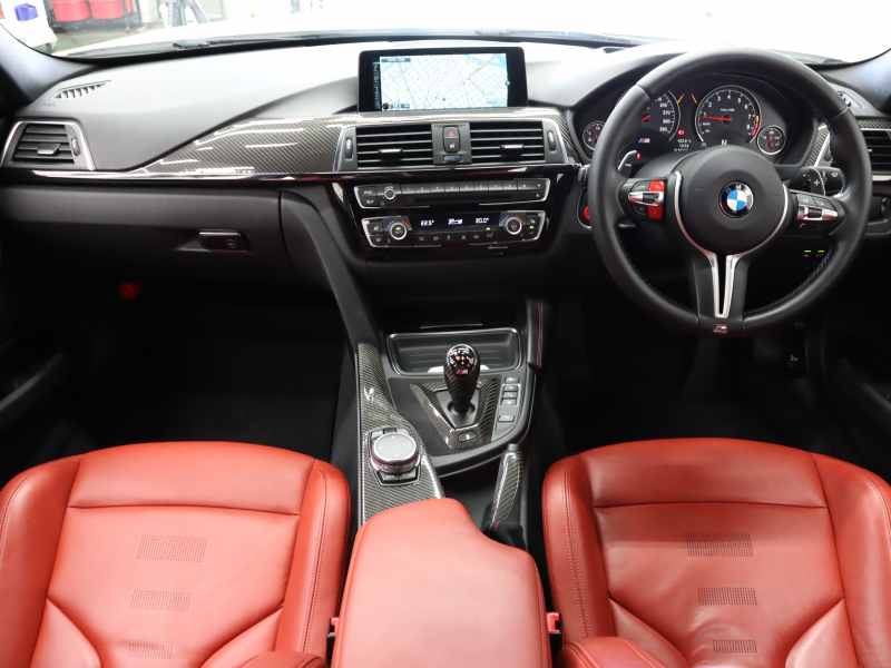 BMW Mシリーズ M3 MDCT　Mｻｽﾍﾟﾝｼｮﾝ ｺﾝﾌｫｰﾄA ｲﾝﾃﾘｼﾞｪﾝﾄS 赤革 ﾅﾋﾞTV Bluetooth Bｶﾒﾗ HUD LEDﾍｯﾄﾞﾗｲﾄ ｶｰﾎﾞﾝﾙｰﾌ ｶｰﾎﾞﾝｲﾝﾃﾘｱ Mｽﾎﾟｰﾂｽﾃｱﾘﾝｸﾞ Mｽﾎﾟｰﾂｴｷｿﾞｰｽﾄｼｽﾃﾑ Mﾌﾞﾙｰｷｬﾘﾊﾟｰ Mｴｱﾛ&19AW(ｽﾀｲﾘﾝｸﾞ437M)　2年保証付