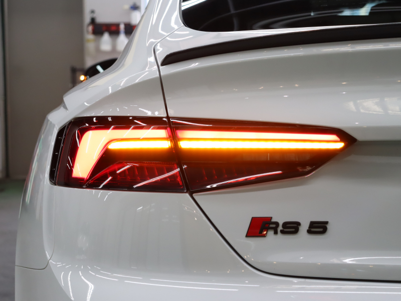 アウディ RS5 ｽﾎﾟｰﾂﾊﾞｯｸ ﾍﾞｰｽｸﾞﾚｰﾄﾞ ｶｰﾎﾞﾝｽﾀｲﾘﾝｸﾞ&RSﾃﾞｻﾞｲﾝﾊﾟｯｹｰｼﾞﾚｯﾄﾞPKG　1ｵｰﾅｰ 黒革 ﾋｰﾀｰ ﾊﾟﾉﾗﾏSR MMIﾅﾋﾞ TV Bang&Olufsen 360ｶﾒﾗ ｶｰﾎﾞﾝｲﾝﾃﾘｱ RSｽﾎﾟｰﾂEX ﾚｯﾄﾞｷｬﾘﾊﾟｰ RAYS21ｲﾝﾁAW　2年保証付