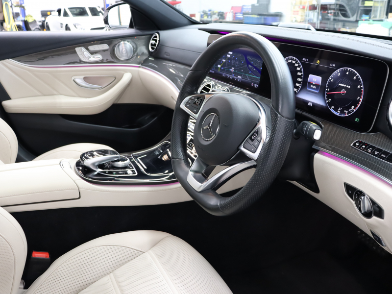 AMG Eクラス E43 4MATIC ｴｸｽｸﾙｰｼﾌﾞ&ﾚｰﾀﾞｰSP　ﾍﾞｰｼﾞｭ革 ﾍﾞﾝﾁﾚｰﾀｰ ﾋｰﾀｰ ﾘﾗｸｾﾞｰｼｮﾝ機能 ﾀﾞｲﾅﾐｯｸｼｰﾄ ﾊﾟﾉﾗﾏSR 純正ﾅﾋﾞTV ﾌﾞﾙﾒｽﾀｰS 360ｶﾒﾗ HUD Carplay AMGｽﾎﾟｰﾂｻｽﾍﾟﾝｼｮﾝ AMGｴｸﾞｿﾞｰｽﾄ AMGｴｱﾛ&20ｲﾝﾁAW 2年保証付