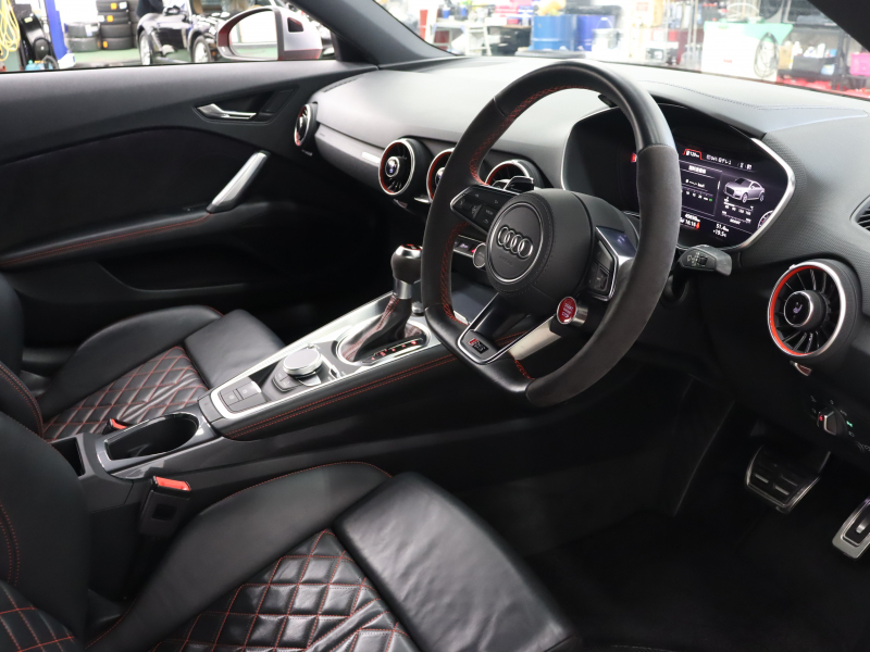 アウディ TT RS クーペ ｱｼｽﾀﾝｽPKGｱﾄﾞﾊﾞﾝｽﾄﾞ　黒革(Sｽﾎﾟｰﾂ) MMIﾅﾋﾞ Bｶﾒﾗ Bluetooth ｸﾙｰｽﾞｺﾝﾄﾛｰﾙ ﾏﾄﾘｸｽOLEDﾘｱﾗｲﾄ ﾏｸﾞﾈﾃｨｯｸﾗｲﾄﾞｻｽﾍﾟﾝｼｮﾝ 可変ﾊﾞﾙﾌﾞ ﾚｯﾄﾞｷｬﾘﾊﾟｰ 純正20ｲﾝﾁAW(ﾏｯﾄﾁﾀﾆｳﾑ)　2年保証付