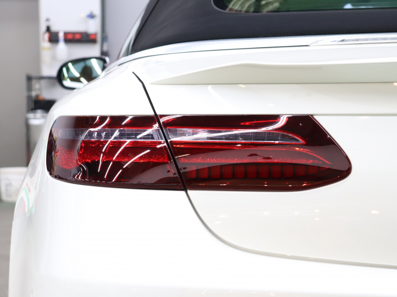 AMG Eクラス E53ｶﾌﾞﾘｵﾚ 4MATIC+ ISG搭載ﾓﾃﾞﾙ ｴｸｽｸﾙｼｰﾌﾞ&ﾚｰﾀﾞｰSP　黒革 ﾍﾞﾝﾁﾚｰﾀｰ ｴｱｽｶｰﾌ 黒幌 純正ﾅﾋﾞTV ﾌﾞﾙﾒｽﾀｰS ﾍｯﾄﾞｱｯﾌﾟD 360ｶﾒﾗ AMGﾊﾟﾌｫｰﾏﾝｽｽﾃｱﾘﾝｸﾞ AMGｽﾎﾟｰﾂｴｷｿﾞｰｽﾄ AMGｴｱﾛ&20ｲﾝﾁAW　2年保証