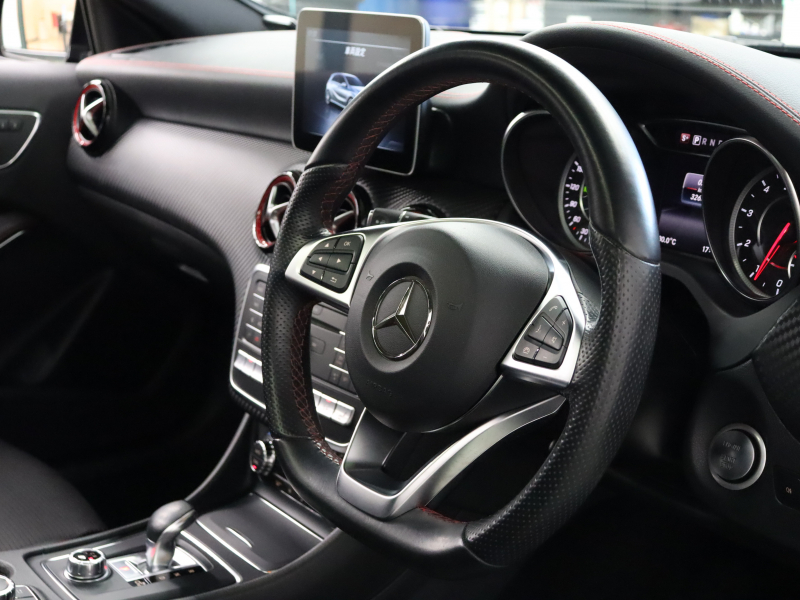 AMG Aクラス A45 4MATIC ﾚｰﾀﾞｰSP　後期 黒革 ﾊﾟﾉﾗﾏSR 純正ﾅﾋﾞ TV Bｶﾒﾗ Carplay LEDﾊﾟﾌｫｰﾏﾝｽﾍｯﾄﾞﾗｲﾄ AMGｻｽﾍﾟﾝｼｮﾝ AMGﾊﾟﾌｫｰﾏﾝｽｴｸﾞｿﾞｰｽﾄ AMG強化ﾌﾞﾚｰｷ AMGｴｱﾛ&18ｲﾝﾁAW　2年保証付