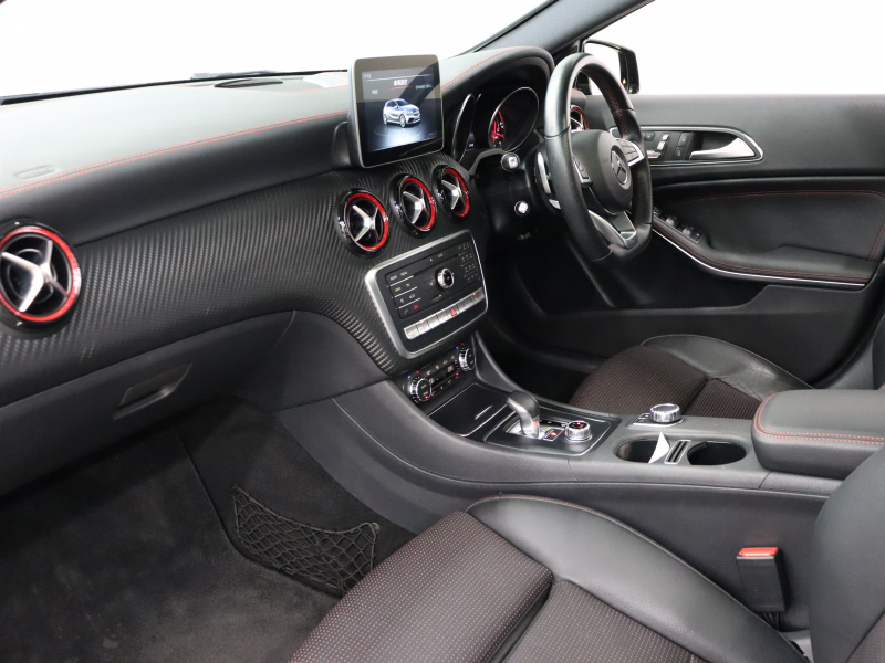 AMG Aクラス A45 4MATIC ﾚｰﾀﾞｰSP　後期 黒革 ﾊﾟﾉﾗﾏSR 純正ﾅﾋﾞ TV Bｶﾒﾗ Carplay LEDﾊﾟﾌｫｰﾏﾝｽﾍｯﾄﾞﾗｲﾄ AMGｻｽﾍﾟﾝｼｮﾝ AMGﾊﾟﾌｫｰﾏﾝｽｴｸﾞｿﾞｰｽﾄ AMG強化ﾌﾞﾚｰｷ AMGｴｱﾛ&18ｲﾝﾁAW　2年保証付