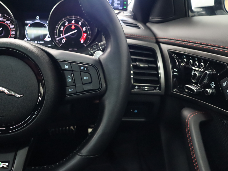 ジャガー Fタイプ Rｸｰﾍﾟ AWD ｴｸｽﾃﾘｱｽﾎﾟｰﾂﾃﾞｻﾞｲﾝﾊﾟｯｸ&ﾌﾞﾗｯｸﾊﾟｯｸ　赤/黒革 ｶﾞﾗｽﾙｰﾌ 純正ﾅﾋﾞ MERIDIANｻﾗｳﾝﾄﾞ F/Bｶﾒﾗ ｶｰﾎﾞﾝｲﾝﾃｱﾘﾄﾘﾑ ｴｸﾞｿﾞｰｽﾄｼｽﾃﾑ ｶｰﾎﾞﾝｾﾗﾐｯｸﾌﾞﾚｰｷ  ｲｴﾛｰｷｬﾘﾊﾟｰ 純正20ｲﾝﾁｽﾄｰﾝAW　2年保証付