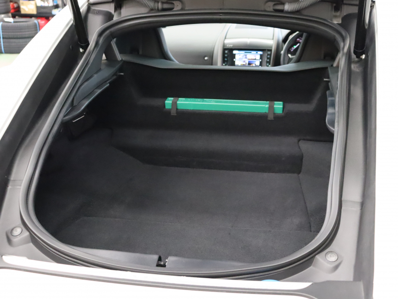 ジャガー Fタイプ Rｸｰﾍﾟ AWD ｴｸｽﾃﾘｱｽﾎﾟｰﾂﾃﾞｻﾞｲﾝﾊﾟｯｸ&ﾌﾞﾗｯｸﾊﾟｯｸ　赤/黒革 ｶﾞﾗｽﾙｰﾌ 純正ﾅﾋﾞ MERIDIANｻﾗｳﾝﾄﾞ F/Bｶﾒﾗ ｶｰﾎﾞﾝｲﾝﾃｱﾘﾄﾘﾑ ｴｸﾞｿﾞｰｽﾄｼｽﾃﾑ ｶｰﾎﾞﾝｾﾗﾐｯｸﾌﾞﾚｰｷ  ｲｴﾛｰｷｬﾘﾊﾟｰ 純正20ｲﾝﾁｽﾄｰﾝAW　2年保証付