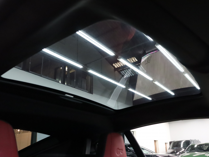ジャガー Fタイプ Rｸｰﾍﾟ AWD ｴｸｽﾃﾘｱｽﾎﾟｰﾂﾃﾞｻﾞｲﾝﾊﾟｯｸ&ﾌﾞﾗｯｸﾊﾟｯｸ　赤/黒革 ｶﾞﾗｽﾙｰﾌ 純正ﾅﾋﾞ MERIDIANｻﾗｳﾝﾄﾞ F/Bｶﾒﾗ ｶｰﾎﾞﾝｲﾝﾃｱﾘﾄﾘﾑ ｴｸﾞｿﾞｰｽﾄｼｽﾃﾑ ｶｰﾎﾞﾝｾﾗﾐｯｸﾌﾞﾚｰｷ  ｲｴﾛｰｷｬﾘﾊﾟｰ 純正20ｲﾝﾁｽﾄｰﾝAW　2年保証付