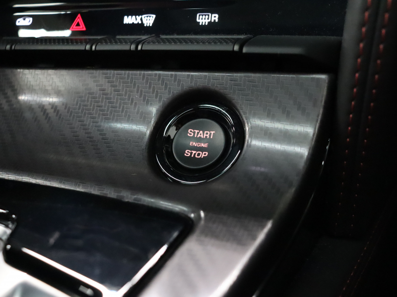 ジャガー Fタイプ Rｸｰﾍﾟ AWD ｴｸｽﾃﾘｱｽﾎﾟｰﾂﾃﾞｻﾞｲﾝﾊﾟｯｸ&ﾌﾞﾗｯｸﾊﾟｯｸ　赤/黒革 ｶﾞﾗｽﾙｰﾌ 純正ﾅﾋﾞ MERIDIANｻﾗｳﾝﾄﾞ F/Bｶﾒﾗ ｶｰﾎﾞﾝｲﾝﾃｱﾘﾄﾘﾑ ｴｸﾞｿﾞｰｽﾄｼｽﾃﾑ ｶｰﾎﾞﾝｾﾗﾐｯｸﾌﾞﾚｰｷ  ｲｴﾛｰｷｬﾘﾊﾟｰ 純正20ｲﾝﾁｽﾄｰﾝAW　2年保証付