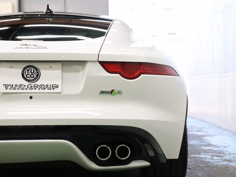 ジャガー Fタイプ Rｸｰﾍﾟ AWD ｴｸｽﾃﾘｱｽﾎﾟｰﾂﾃﾞｻﾞｲﾝﾊﾟｯｸ&ﾌﾞﾗｯｸﾊﾟｯｸ　赤/黒革 ｶﾞﾗｽﾙｰﾌ 純正ﾅﾋﾞ MERIDIANｻﾗｳﾝﾄﾞ F/Bｶﾒﾗ ｶｰﾎﾞﾝｲﾝﾃｱﾘﾄﾘﾑ ｴｸﾞｿﾞｰｽﾄｼｽﾃﾑ ｶｰﾎﾞﾝｾﾗﾐｯｸﾌﾞﾚｰｷ  ｲｴﾛｰｷｬﾘﾊﾟｰ 純正20ｲﾝﾁｽﾄｰﾝAW　2年保証付