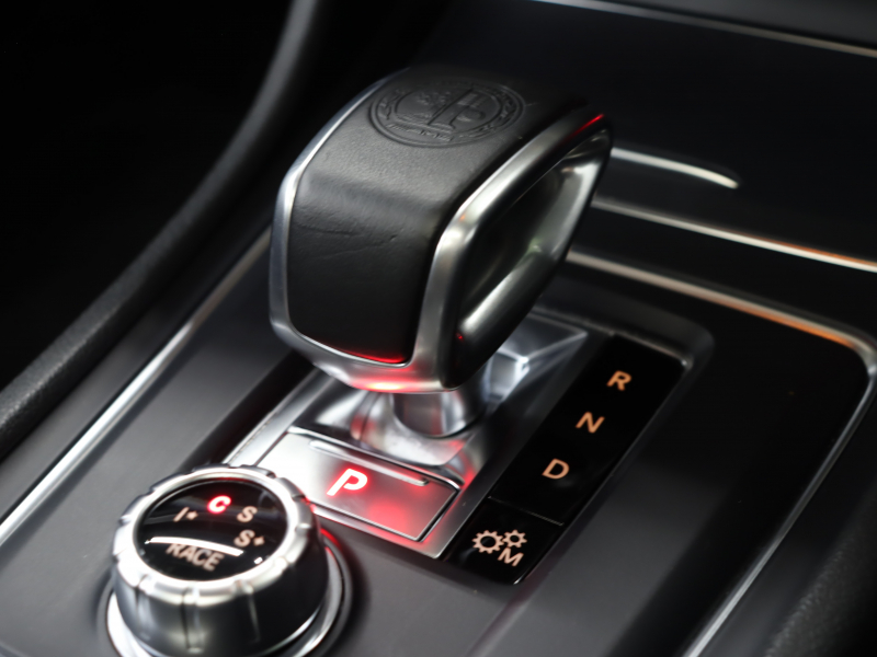 AMG CLAクラス CLA45 4MATIC ﾚｰﾀﾞｰSP　黒革 ｼｰﾄﾋｰﾀｰ 純正HDDﾅﾋﾞTV Bluetooth Carplay Bｶﾒﾗ LEDﾊｲﾊﾟﾌｫｰﾏﾝｽﾍｯﾄﾞﾗｲﾄ AMGｻｽﾍﾟﾝｼｮﾝ AMG強化ﾌﾞﾚｰｷ AMGｽﾎﾟｰﾂｽﾃｱﾘﾝｸﾞ  AMGｴｱﾛ&19ｲﾝﾁAW　2年保証付