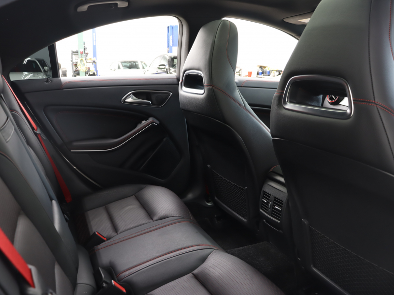 AMG CLAクラス CLA45 4MATIC ﾚｰﾀﾞｰSP　黒革 ｼｰﾄﾋｰﾀｰ 純正HDDﾅﾋﾞTV Bluetooth Carplay Bｶﾒﾗ LEDﾊｲﾊﾟﾌｫｰﾏﾝｽﾍｯﾄﾞﾗｲﾄ AMGｻｽﾍﾟﾝｼｮﾝ AMG強化ﾌﾞﾚｰｷ AMGｽﾎﾟｰﾂｽﾃｱﾘﾝｸﾞ  AMGｴｱﾛ&19ｲﾝﾁAW　2年保証付