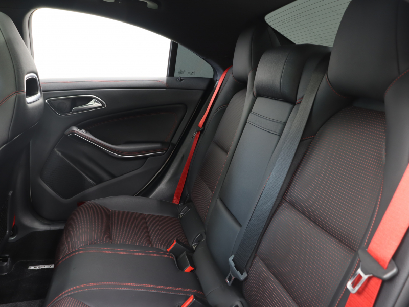 AMG CLAクラス CLA45 4MATIC ﾚｰﾀﾞｰSP　黒革 ｼｰﾄﾋｰﾀｰ 純正HDDﾅﾋﾞTV Bluetooth Carplay Bｶﾒﾗ LEDﾊｲﾊﾟﾌｫｰﾏﾝｽﾍｯﾄﾞﾗｲﾄ AMGｻｽﾍﾟﾝｼｮﾝ AMG強化ﾌﾞﾚｰｷ AMGｽﾎﾟｰﾂｽﾃｱﾘﾝｸﾞ  AMGｴｱﾛ&19ｲﾝﾁAW　2年保証付