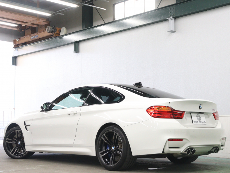 BMW Mシリーズ M4 ｸｰﾍﾟ MDCT　Mｻｽﾍﾟﾝｼｮﾝ ｺﾝﾌｫｰﾄA ｲﾝﾃﾘｼﾞｪﾝﾄS 黒革 ﾅﾋﾞTV Bluetooth Bｶﾒﾗ HUD LEDﾍｯﾄﾞﾗｲﾄ ｶｰﾎﾞﾝﾙｰﾌ ｶｰﾎﾞﾝｲﾝﾃﾘｱ Mｽﾎﾟｰﾂｽﾃｱﾘﾝｸﾞ Mﾌﾞﾙｰｷｬﾘﾊﾟｰ Mｴｱﾛ&19AW(ｽﾀｲﾘﾝｸﾞ437M)　2年保証付