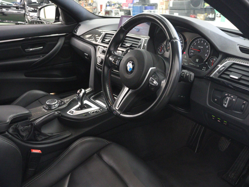 BMW Mシリーズ M4 ｸｰﾍﾟ MDCT　Mｻｽﾍﾟﾝｼｮﾝ ｺﾝﾌｫｰﾄA ｲﾝﾃﾘｼﾞｪﾝﾄS 黒革 ﾅﾋﾞTV Bluetooth Bｶﾒﾗ HUD LEDﾍｯﾄﾞﾗｲﾄ ｶｰﾎﾞﾝﾙｰﾌ ｶｰﾎﾞﾝｲﾝﾃﾘｱ Mｽﾎﾟｰﾂｽﾃｱﾘﾝｸﾞ Mﾌﾞﾙｰｷｬﾘﾊﾟｰ Mｴｱﾛ&19AW(ｽﾀｲﾘﾝｸﾞ437M)　2年保証付