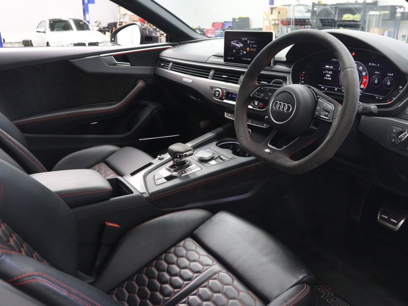 アウディ RS5 ｸｰﾍﾟ ﾍﾞｰｽｸﾞﾚｰﾄﾞ RSﾃﾞｻﾞｲﾝ&ｶｰﾎﾞﾝｽﾀｲﾘﾝｸﾞ　黒革(Sｽﾎﾟｰﾂｼｰﾄ) 純正MMIﾅﾋﾞ Bｶﾒﾗ Bang&Olufsen ACC HUD ﾏﾄﾘｸｽLED DRC付ｽﾎﾟｰﾂｻｽﾍﾟﾝｼｮﾝRSｽﾎﾟｰﾂｴｸﾞｿﾞｰｽﾄ 純正ｴｱﾛ&20ｲﾝﾁAW　2年保証付