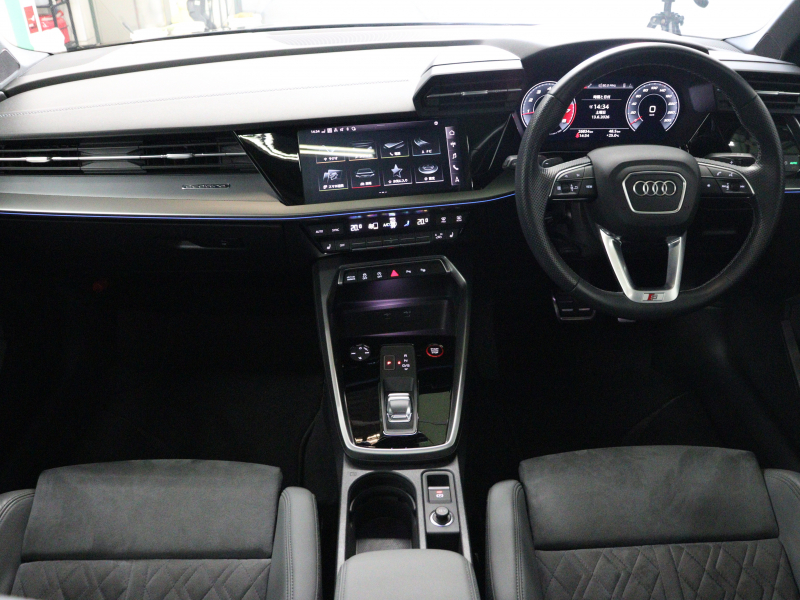 アウディ S3 ｽﾎﾟｰﾂﾊﾞｯｸ 1stｴﾃﾞｨｼﾞｮﾝ ﾌﾞﾗｯｸｽﾀｲﾘﾝｸﾞPKG　125台限定車 1ｵｰﾅｰ 灰革/ｱﾙｶﾝﾀﾗｼｰﾄ ﾊﾟﾉﾗﾏSR MMIﾅﾋﾞ TV Bｶﾒﾗ Carplay ﾜｲﾔﾚｽﾁｬｰｼﾞﾝｸﾞ ﾏﾄﾘｸｽLEDﾍｯﾄﾞﾗｲﾄ ﾀﾞﾝﾋﾟﾝｸﾞｺﾝﾄﾛｰﾙｻｽﾍﾟﾝｼｮﾝ 専用19ｲﾝﾁAW　2年保証