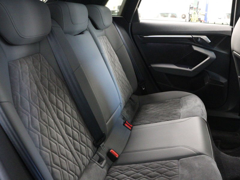 アウディ S3 ｽﾎﾟｰﾂﾊﾞｯｸ 1stｴﾃﾞｨｼﾞｮﾝ ﾌﾞﾗｯｸｽﾀｲﾘﾝｸﾞPKG　125台限定車 1ｵｰﾅｰ 灰革/ｱﾙｶﾝﾀﾗｼｰﾄ ﾊﾟﾉﾗﾏSR MMIﾅﾋﾞ TV Bｶﾒﾗ Carplay ﾜｲﾔﾚｽﾁｬｰｼﾞﾝｸﾞ ﾏﾄﾘｸｽLEDﾍｯﾄﾞﾗｲﾄ ﾀﾞﾝﾋﾟﾝｸﾞｺﾝﾄﾛｰﾙｻｽﾍﾟﾝｼｮﾝ 専用19ｲﾝﾁAW　2年保証