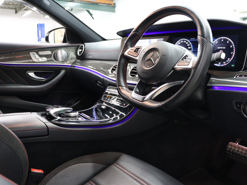 AMG Eクラス E43 4MATIC ｴｸｽｸﾙｰｼﾌﾞ&ﾚｰﾀﾞｰSP　ﾍﾞｰｼﾞｭ革 ﾍﾞﾝﾁﾚｰﾀｰ ﾋｰﾀｰ ﾘﾗｸｾﾞｰｼｮﾝ機能 ﾀﾞｲﾅﾐｯｸｼｰﾄ ﾊﾟﾉﾗﾏSR 純正ﾅﾋﾞTV ﾌﾞﾙﾒｽﾀｰS 360ｶﾒﾗ HUD Carplay AMGｽﾎﾟｰﾂｻｽﾍﾟﾝｼｮﾝ AMGｴｸﾞｿﾞｰｽﾄ AMGｴｱﾛ&20ｲﾝﾁAW 2年保証付