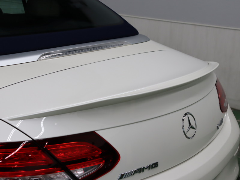AMG Cクラス C43 4MATIC ｶﾌﾞﾘｵﾚ AMGｱﾄﾞﾊﾞﾝｽﾄﾞ&ﾚｰﾀﾞｰSP　白革 ｴｱｽｶｰﾌ 青幌 純正ﾅﾋﾞTV ﾌﾞﾙﾒｽﾀｰS ﾍｯﾄﾞｱｯﾌﾟD ACC Bluetoothｵｰﾃﾞｨｵ AMGｽﾃｱﾘﾝｸﾞ AMGｴｸﾞｿﾞｰｽﾄｼｽﾃﾑ AMGｴｱﾛ&19ｲﾝﾁAW　2年保証