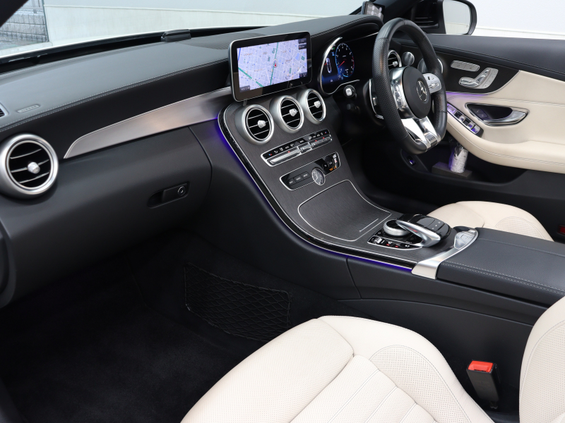 AMG Cクラス C43 4MATIC ｶﾌﾞﾘｵﾚ AMGｱﾄﾞﾊﾞﾝｽﾄﾞ&ﾚｰﾀﾞｰSP　白革 ｴｱｽｶｰﾌ 青幌 純正ﾅﾋﾞTV ﾌﾞﾙﾒｽﾀｰS ﾍｯﾄﾞｱｯﾌﾟD ACC Bluetoothｵｰﾃﾞｨｵ AMGｽﾃｱﾘﾝｸﾞ AMGｴｸﾞｿﾞｰｽﾄｼｽﾃﾑ AMGｴｱﾛ&19ｲﾝﾁAW　2年保証