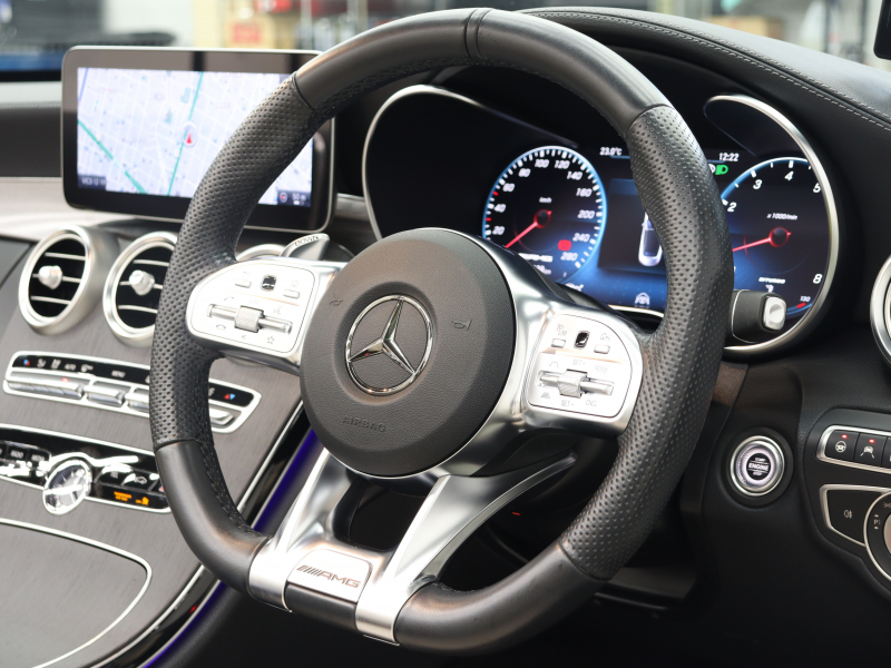 AMG Cクラス C43 4MATIC ｶﾌﾞﾘｵﾚ AMGｱﾄﾞﾊﾞﾝｽﾄﾞ&ﾚｰﾀﾞｰSP　白革 ｴｱｽｶｰﾌ 青幌 純正ﾅﾋﾞTV ﾌﾞﾙﾒｽﾀｰS ﾍｯﾄﾞｱｯﾌﾟD ACC Bluetoothｵｰﾃﾞｨｵ AMGｽﾃｱﾘﾝｸﾞ AMGｴｸﾞｿﾞｰｽﾄｼｽﾃﾑ AMGｴｱﾛ&19ｲﾝﾁAW　2年保証