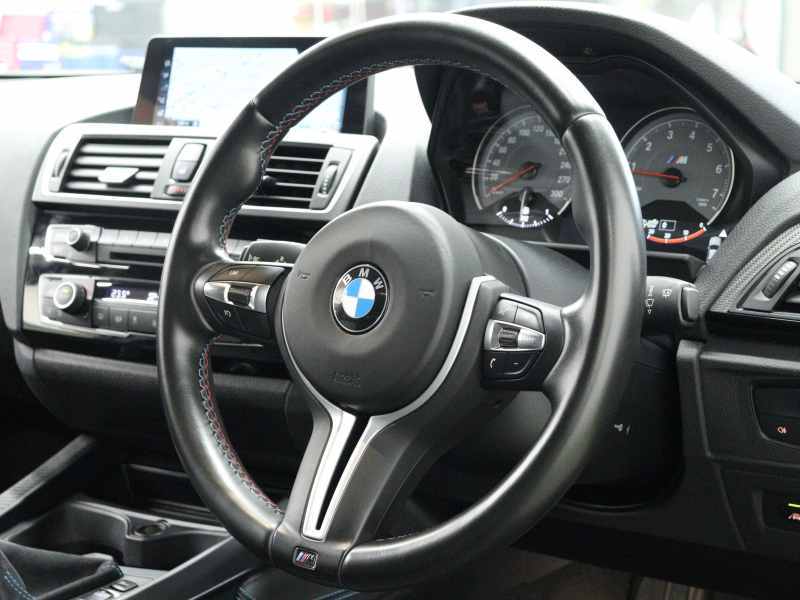 BMW Mシリーズ M2 ﾍﾞｰｽｸﾞﾚｰﾄﾞ 6速MT　ｺﾝﾌｫｰﾄA ｲﾝﾃﾘｼﾞｪﾝﾄS 黒革 ﾋｰﾀｰ 純正ﾅﾋﾞTV Bｶﾒﾗ Bluetoothｵｰﾃﾞｨｵ ｶｰﾎﾞﾝｲﾝﾃﾘｱﾄﾘﾑ ｴｷｿﾞｰｽﾄﾃｰﾙﾊﾟｲﾌﾟ Mﾌﾞﾙｰｷｬﾘﾊﾟｰ Mｴｱﾛ&19ｲﾝﾁAW　2年保証