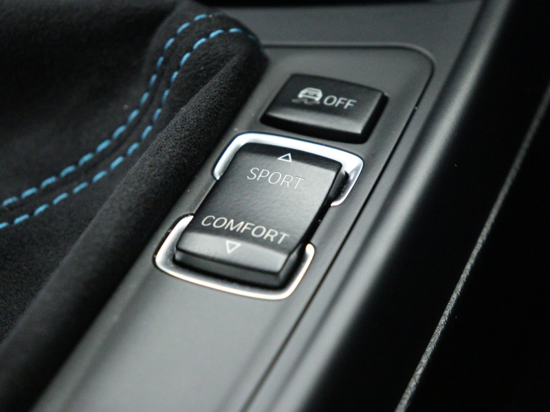 BMW Mシリーズ M2 ﾍﾞｰｽｸﾞﾚｰﾄﾞ 6速MT　ｺﾝﾌｫｰﾄA ｲﾝﾃﾘｼﾞｪﾝﾄS 黒革 ﾋｰﾀｰ 純正ﾅﾋﾞTV Bｶﾒﾗ Bluetoothｵｰﾃﾞｨｵ ｶｰﾎﾞﾝｲﾝﾃﾘｱﾄﾘﾑ ｴｷｿﾞｰｽﾄﾃｰﾙﾊﾟｲﾌﾟ Mﾌﾞﾙｰｷｬﾘﾊﾟｰ Mｴｱﾛ&19ｲﾝﾁAW　2年保証