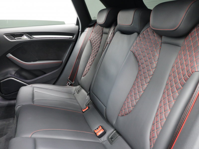 アウディ RS3 RSﾃﾞｻﾞｲﾝPKG　ADVｷｰ ﾄﾞﾗｲﾊﾞｰA 黒革 ﾋｰﾀｰ MMIﾅﾋﾞ Bｶﾒﾗ ACC Bang&Olufsen ｶｰﾎﾞﾝｲﾝﾃﾘｱﾄﾘﾑ ﾏﾄﾘｸｽLEDﾍｯﾄﾞﾗｲﾄ 純正ｴｱﾛ ﾚｯﾄﾞｷｬﾘﾊﾟｰ 19ｲﾝﾁAW(ﾏｯﾄﾁﾀﾝ)　2年保証