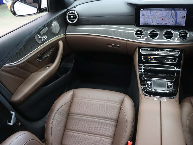 AMG Eクラス E53 4MATIC+ ｴｸｽｸﾙｰｼﾌﾞ& ﾚｰﾀﾞｰSP　後期 ISG搭載  茶革 ﾍﾞﾝﾁﾚｰﾀｰ ｼｰﾄﾋｰﾀｰﾌﾟﾗｽ  ﾅﾋﾞTV CarPlay ﾌﾞﾙﾒｽﾀｰS  HUD 360ｶﾒﾗ ﾜｲﾔﾚｽﾁｬｰｼﾞﾝｸﾞ ﾏﾙﾁﾋﾞｰﾑLEDﾍｯﾄﾞﾗｲﾄ AMGﾄﾞﾗｲﾌﾞｺﾝﾄﾛｰﾙｽｲｯﾁ AMGｴｱﾛ&20AW　2年保証