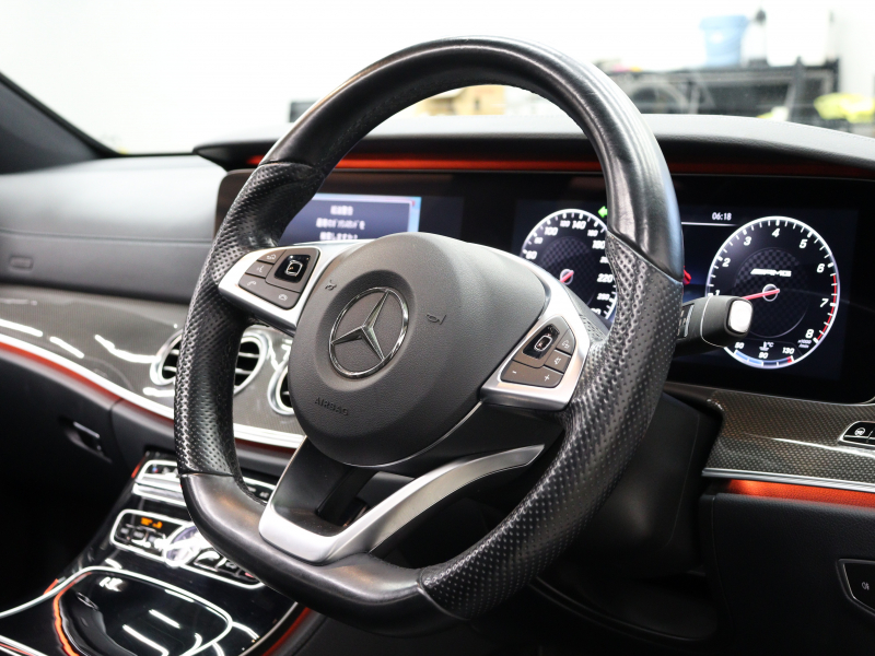 AMG Eクラス E43 4MATIC ﾜｺﾞﾝ ﾚｰﾀﾞｰSP　黒革 ﾋｰﾀｰ ﾊﾟﾉﾗﾏSR 純正ﾅﾋﾞTV ﾌﾞﾙﾒｽﾀｰS 360ｶﾒﾗ HUD Carplay AMGｽﾎﾟｰﾂｻｽﾍﾟﾝｼｮﾝ AMGｴｸﾞｿﾞｰｽﾄ AMGｴｱﾛ&20ｲﾝﾁAW 2年保証付