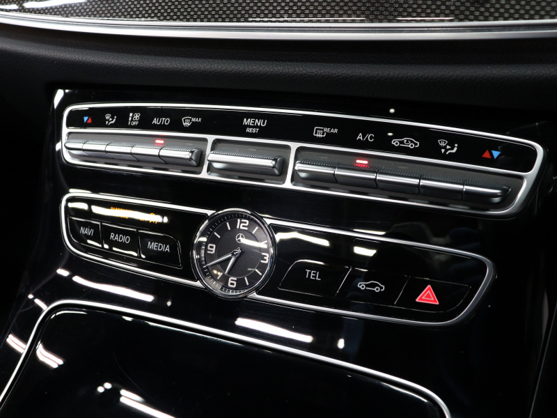 AMG Eクラス E43 4MATIC ﾜｺﾞﾝ ﾚｰﾀﾞｰSP　黒革 ﾋｰﾀｰ ﾊﾟﾉﾗﾏSR 純正ﾅﾋﾞTV ﾌﾞﾙﾒｽﾀｰS 360ｶﾒﾗ HUD Carplay AMGｽﾎﾟｰﾂｻｽﾍﾟﾝｼｮﾝ AMGｴｸﾞｿﾞｰｽﾄ AMGｴｱﾛ&20ｲﾝﾁAW 2年保証付