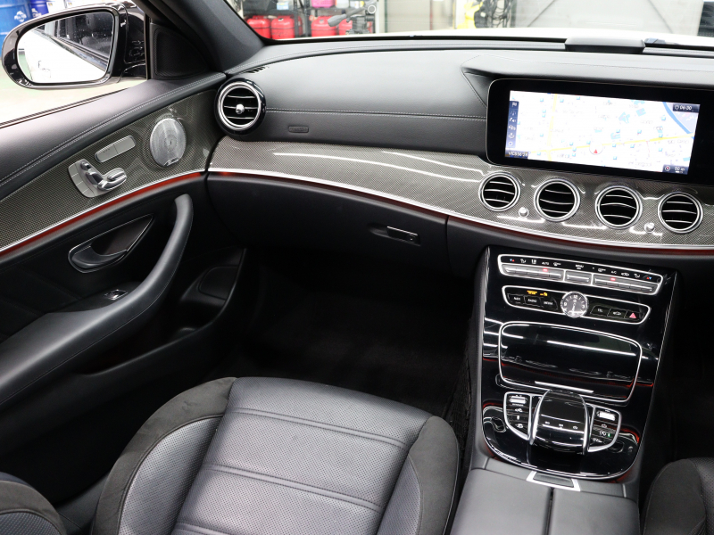 AMG Eクラス E43 4MATIC ﾜｺﾞﾝ ﾚｰﾀﾞｰSP　黒革 ﾋｰﾀｰ ﾊﾟﾉﾗﾏSR 純正ﾅﾋﾞTV ﾌﾞﾙﾒｽﾀｰS 360ｶﾒﾗ HUD Carplay AMGｽﾎﾟｰﾂｻｽﾍﾟﾝｼｮﾝ AMGｴｸﾞｿﾞｰｽﾄ AMGｴｱﾛ&20ｲﾝﾁAW 2年保証付