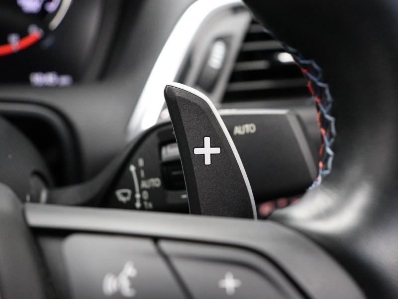 BMW Mシリーズ M2 ﾍﾞｰｽｸﾞﾚｰﾄﾞ　後期LCI ｺﾝﾌｫｰﾄA ｲﾝﾃﾘｼﾞｪﾝﾄS 黒革 純正idriveﾅﾋﾞ Bｶﾒﾗ LEDﾍｯﾄﾞﾗｲﾄ ｶｰﾎﾞﾝｲﾝﾃﾘｱ ﾃﾞｭｱﾙｴｷｿﾞｰｽﾄﾃｰﾙﾊﾟｲﾌﾟ Mｽﾎﾟｰﾂｽﾃｱﾘﾝｸﾞ Mﾌﾞﾚｰｷｷｬﾘﾊﾟｰ Mｴｱﾛ&19ｲﾝﾁAW　2年保証付