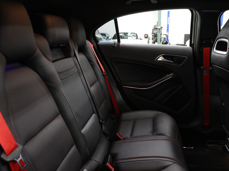 メルセデスベンツ Aクラス A45 4MATIC ﾚｰﾀﾞｰSP　後期 黒革 ﾊﾟﾉﾗﾏSR 純正ﾅﾋﾞ TV Bｶﾒﾗ Carplay LEDﾊﾟﾌｫｰﾏﾝｽﾍｯﾄﾞﾗｲﾄ AMGｻｽﾍﾟﾝｼｮﾝ AMGﾊﾟﾌｫｰﾏﾝｽｴｸﾞｿﾞｰｽﾄ AMG強化ﾌﾞﾚｰｷ AMGｴｱﾛ&18ｲﾝﾁAW　2年保証付