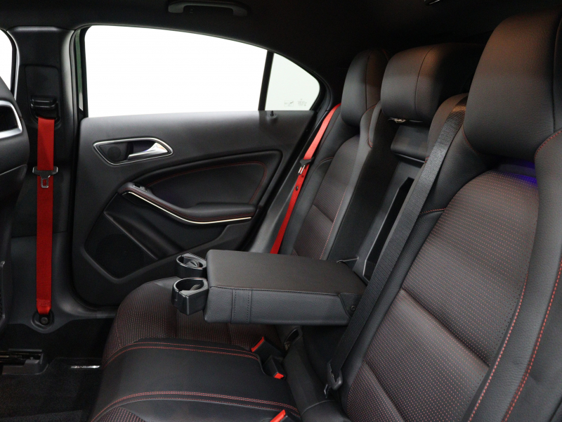 メルセデスベンツ Aクラス A45 4MATIC ﾚｰﾀﾞｰSP　後期 黒革 ﾊﾟﾉﾗﾏSR 純正ﾅﾋﾞ TV Bｶﾒﾗ Carplay LEDﾊﾟﾌｫｰﾏﾝｽﾍｯﾄﾞﾗｲﾄ AMGｻｽﾍﾟﾝｼｮﾝ AMGﾊﾟﾌｫｰﾏﾝｽｴｸﾞｿﾞｰｽﾄ AMG強化ﾌﾞﾚｰｷ AMGｴｱﾛ&18ｲﾝﾁAW　2年保証付
