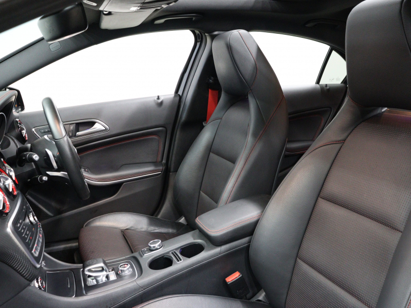 メルセデスベンツ Aクラス A45 4MATIC ﾚｰﾀﾞｰSP　後期 黒革 ﾊﾟﾉﾗﾏSR 純正ﾅﾋﾞ TV Bｶﾒﾗ Carplay LEDﾊﾟﾌｫｰﾏﾝｽﾍｯﾄﾞﾗｲﾄ AMGｻｽﾍﾟﾝｼｮﾝ AMGﾊﾟﾌｫｰﾏﾝｽｴｸﾞｿﾞｰｽﾄ AMG強化ﾌﾞﾚｰｷ AMGｴｱﾛ&18ｲﾝﾁAW　2年保証付