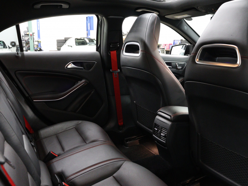 メルセデスベンツ Aクラス A45 4MATIC ﾚｰﾀﾞｰSP　後期 黒革 ﾊﾟﾉﾗﾏSR 純正ﾅﾋﾞ TV Bｶﾒﾗ Carplay LEDﾊﾟﾌｫｰﾏﾝｽﾍｯﾄﾞﾗｲﾄ AMGｻｽﾍﾟﾝｼｮﾝ AMGﾊﾟﾌｫｰﾏﾝｽｴｸﾞｿﾞｰｽﾄ AMG強化ﾌﾞﾚｰｷ AMGｴｱﾛ&18ｲﾝﾁAW　2年保証付