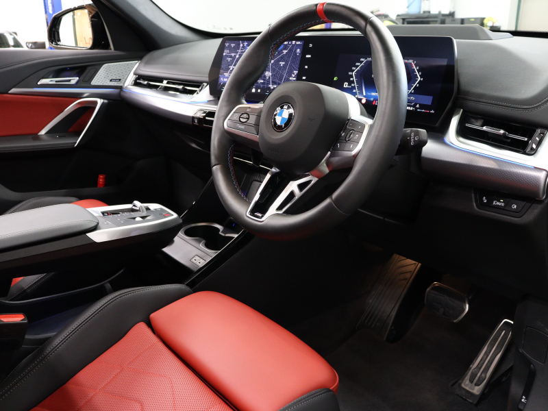 BMW X1 M35i xDrive ﾃｸﾉﾛｼﾞｰP　ACC Pｽﾀ ECO 赤×黒革 ﾊﾟﾉﾗﾏR HDDﾅﾋﾞ Carplay harman/kardon 360ｶﾒﾗ Mｴｱﾛ&20AW(872M) LKA/LCA　2年保証付