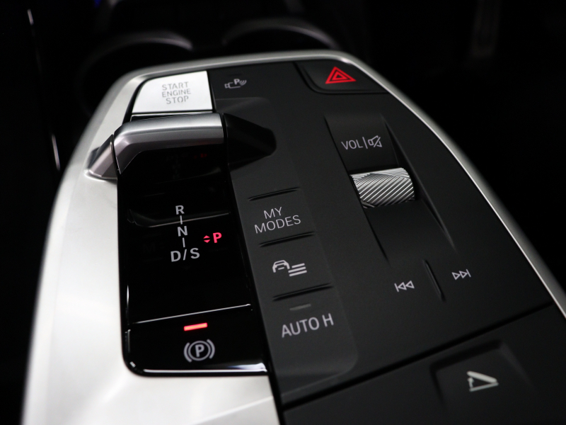 BMW X1 M35i xDrive ﾃｸﾉﾛｼﾞｰP　ACC Pｽﾀ ECO 赤×黒革 ﾊﾟﾉﾗﾏR HDDﾅﾋﾞ Carplay harman/kardon 360ｶﾒﾗ Mｴｱﾛ&20AW(872M) LKA/LCA　2年保証付