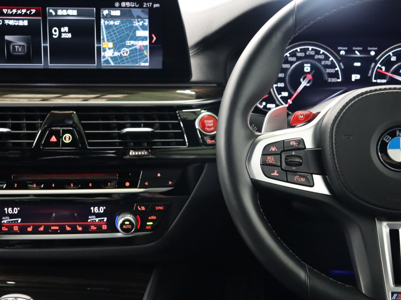BMW Mシリーズ M5　ｲﾝﾃﾘｼﾞｪﾝﾄｾｰﾌﾃｨ 黒革 ﾍﾞﾝﾁﾚｰﾀｰ ｶｰﾎﾞﾝﾙｰﾌ Idriveﾅﾋﾞ TV 360ｶﾒﾗ harman/kardon ﾜｲﾔﾚｽﾁｬｰｼﾞﾝｸﾞ HUD Mｽﾎﾟｰﾂｽﾃｱﾘﾝｸﾞ Mｴｷｿﾞｰｽﾄｼｽﾃﾑ Mﾏﾙﾁﾌｧﾝｸｼｮﾝｼｰﾄ Mｴｱﾛ&20ｲﾝﾁﾀﾞﾌﾞﾙｽﾎﾟｰｸAW(ｽﾀｲﾘﾝｸﾞ706M)　2年保証