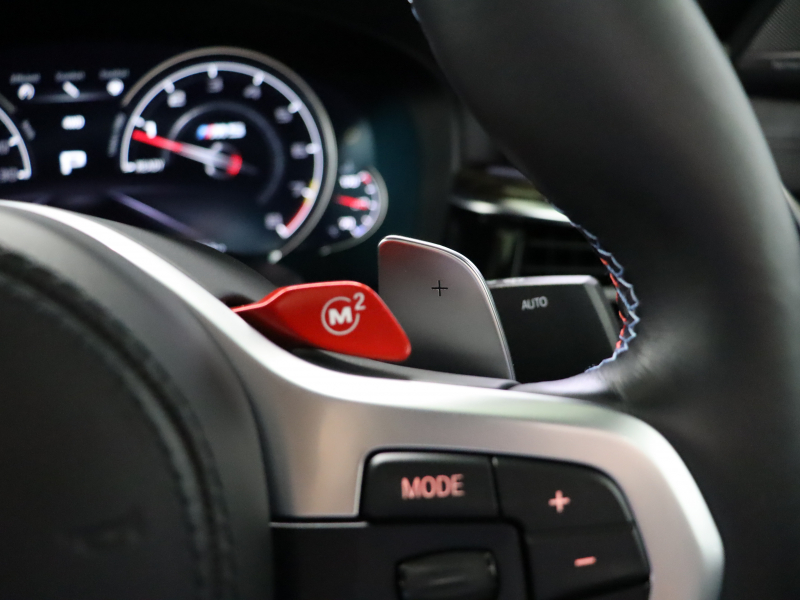 BMW Mシリーズ M5　ｲﾝﾃﾘｼﾞｪﾝﾄｾｰﾌﾃｨ 黒革 ﾍﾞﾝﾁﾚｰﾀｰ ｶｰﾎﾞﾝﾙｰﾌ Idriveﾅﾋﾞ TV 360ｶﾒﾗ harman/kardon ﾜｲﾔﾚｽﾁｬｰｼﾞﾝｸﾞ HUD Mｽﾎﾟｰﾂｽﾃｱﾘﾝｸﾞ Mｴｷｿﾞｰｽﾄｼｽﾃﾑ Mﾏﾙﾁﾌｧﾝｸｼｮﾝｼｰﾄ Mｴｱﾛ&20ｲﾝﾁﾀﾞﾌﾞﾙｽﾎﾟｰｸAW(ｽﾀｲﾘﾝｸﾞ706M)　2年保証