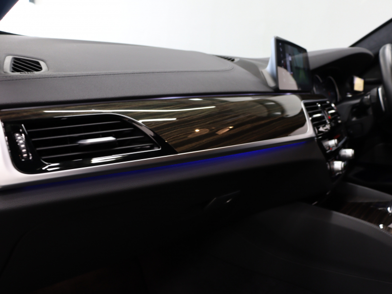 BMW Mシリーズ M5　ｲﾝﾃﾘｼﾞｪﾝﾄｾｰﾌﾃｨ 黒革 ﾍﾞﾝﾁﾚｰﾀｰ ｶｰﾎﾞﾝﾙｰﾌ Idriveﾅﾋﾞ TV 360ｶﾒﾗ harman/kardon ﾜｲﾔﾚｽﾁｬｰｼﾞﾝｸﾞ HUD Mｽﾎﾟｰﾂｽﾃｱﾘﾝｸﾞ Mｴｷｿﾞｰｽﾄｼｽﾃﾑ Mﾏﾙﾁﾌｧﾝｸｼｮﾝｼｰﾄ Mｴｱﾛ&20ｲﾝﾁﾀﾞﾌﾞﾙｽﾎﾟｰｸAW(ｽﾀｲﾘﾝｸﾞ706M)　2年保証