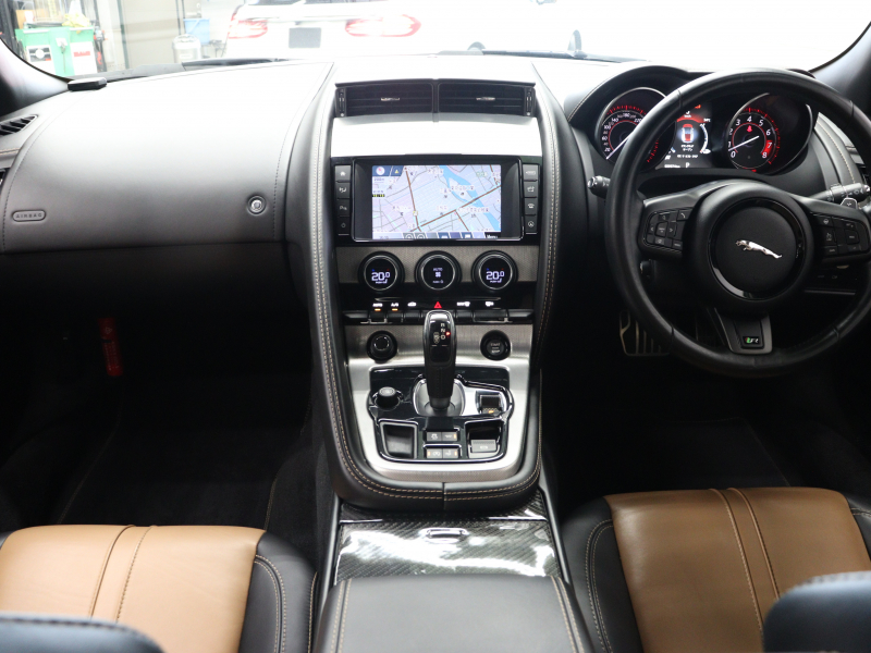 ジャガー Fタイプ Rｸｰﾍﾟ AWD ｴｸｽﾃﾘｱｽﾎﾟｰﾂﾃﾞｻﾞｲﾝﾊﾟｯｸ&ﾌﾞﾗｯｸﾊﾟｯｸ　赤/黒革 ｶﾞﾗｽﾙｰﾌ 純正ﾅﾋﾞ MERIDIANｻﾗｳﾝﾄﾞ F/Bｶﾒﾗ ｶｰﾎﾞﾝｲﾝﾃｱﾘﾄﾘﾑ ｴｸﾞｿﾞｰｽﾄｼｽﾃﾑ ｶｰﾎﾞﾝｾﾗﾐｯｸﾌﾞﾚｰｷ  ｲｴﾛｰｷｬﾘﾊﾟｰ 純正20ｲﾝﾁｽﾄｰﾝAW　2年保証付