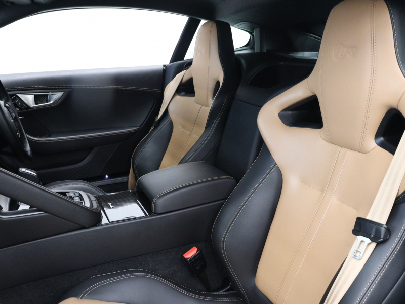 ジャガー Fタイプ Rｸｰﾍﾟ AWD ｴｸｽﾃﾘｱｽﾎﾟｰﾂﾃﾞｻﾞｲﾝﾊﾟｯｸ&ﾌﾞﾗｯｸﾊﾟｯｸ　赤/黒革 ｶﾞﾗｽﾙｰﾌ 純正ﾅﾋﾞ MERIDIANｻﾗｳﾝﾄﾞ F/Bｶﾒﾗ ｶｰﾎﾞﾝｲﾝﾃｱﾘﾄﾘﾑ ｴｸﾞｿﾞｰｽﾄｼｽﾃﾑ ｶｰﾎﾞﾝｾﾗﾐｯｸﾌﾞﾚｰｷ  ｲｴﾛｰｷｬﾘﾊﾟｰ 純正20ｲﾝﾁｽﾄｰﾝAW　2年保証付