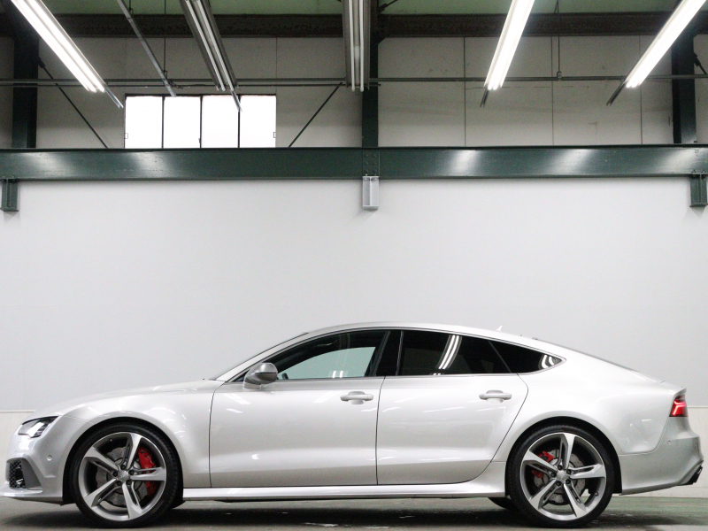 アウディ RS7 ﾊﾟﾌｫｰﾏﾝｽ ｱｼｽﾀﾝｽ&RSﾃﾞｻﾞｲﾝPKG　ACC LKA BSM 黒革RSｽﾎﾟｰﾂｼｰﾄ ｻﾝﾙｰﾌ 純正MMIﾅﾋﾞ ﾌﾙｾｸﾞ 360ｶﾒﾗ BOSEｻｳﾝﾄﾞ RSﾃﾞｻﾞｲﾝｴｱﾛ&21ｲﾝﾁAW LEDﾗｲﾄ　2年保証付