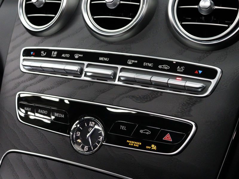 AMG Cクラス C43 4MATIC ｴｸｽｸﾙｰｼﾌﾞ&ﾚｰﾀﾞｰSP　黒革 ﾊﾟﾉﾗﾏSR MBUXﾅﾋﾞTV ﾌﾞﾙﾒｽﾀｰS Bｶﾒﾗ ﾍｯﾄﾞｱｯﾌﾟD ACC 自動Rｹﾞｰﾄ AMGｴｸﾞｿﾞｰｽﾄｼｽﾃﾑ AMGｷｬﾘﾊﾟｰ AMGｴｱﾛ&19ｲﾝﾁAW　2年保証