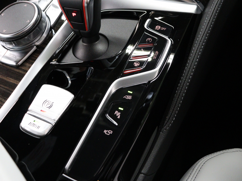 BMW Mシリーズ M5 ﾍﾞｰｽｸﾞﾚｰﾄﾞ ｺﾝﾌｫｰﾄPKG ﾌﾙﾚｻﾞｰﾒﾘﾉｲﾝﾃﾘｱ　ACC ｺﾝﾌｫｰﾄA ｲﾝﾃﾘｼﾞｪﾝﾄS 白/黒革 ﾍﾞﾝﾁﾚｰﾀｰ ｱﾙｶﾝﾀﾗﾙｰﾌ 純正ﾅﾋﾞTV harman/kardon 360ｶﾒﾗ HUD Mｴｷｿﾞｰｽﾄ Mﾏﾙﾁﾌｧﾝｸｼｮﾝｼｰﾄ 純正ｴｱﾛ&20ｲﾝﾁAW　2年保証
