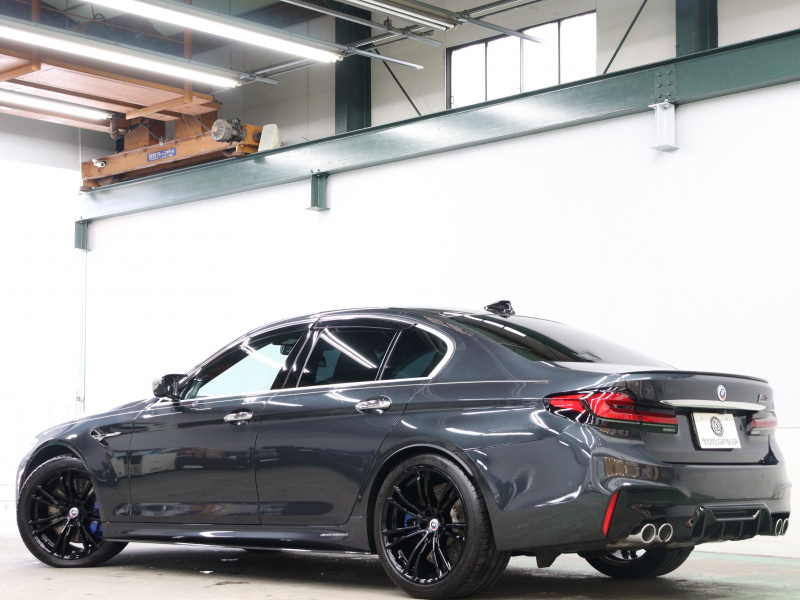 BMW Mシリーズ M5 ﾍﾞｰｽｸﾞﾚｰﾄﾞ ｺﾝﾌｫｰﾄPKG ﾌﾙﾚｻﾞｰﾒﾘﾉｲﾝﾃﾘｱ　ACC ｺﾝﾌｫｰﾄA ｲﾝﾃﾘｼﾞｪﾝﾄS 白/黒革 ﾍﾞﾝﾁﾚｰﾀｰ ｱﾙｶﾝﾀﾗﾙｰﾌ 純正ﾅﾋﾞTV harman/kardon 360ｶﾒﾗ HUD Mｴｷｿﾞｰｽﾄ Mﾏﾙﾁﾌｧﾝｸｼｮﾝｼｰﾄ 純正ｴｱﾛ&20ｲﾝﾁAW　2年保証