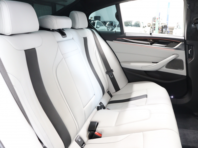 BMW Mシリーズ M5 ﾍﾞｰｽｸﾞﾚｰﾄﾞ ｺﾝﾌｫｰﾄPKG ﾌﾙﾚｻﾞｰﾒﾘﾉｲﾝﾃﾘｱ　ACC ｺﾝﾌｫｰﾄA ｲﾝﾃﾘｼﾞｪﾝﾄS 白/黒革 ﾍﾞﾝﾁﾚｰﾀｰ ｱﾙｶﾝﾀﾗﾙｰﾌ 純正ﾅﾋﾞTV harman/kardon 360ｶﾒﾗ HUD Mｴｷｿﾞｰｽﾄ Mﾏﾙﾁﾌｧﾝｸｼｮﾝｼｰﾄ 純正ｴｱﾛ&20ｲﾝﾁAW　2年保証